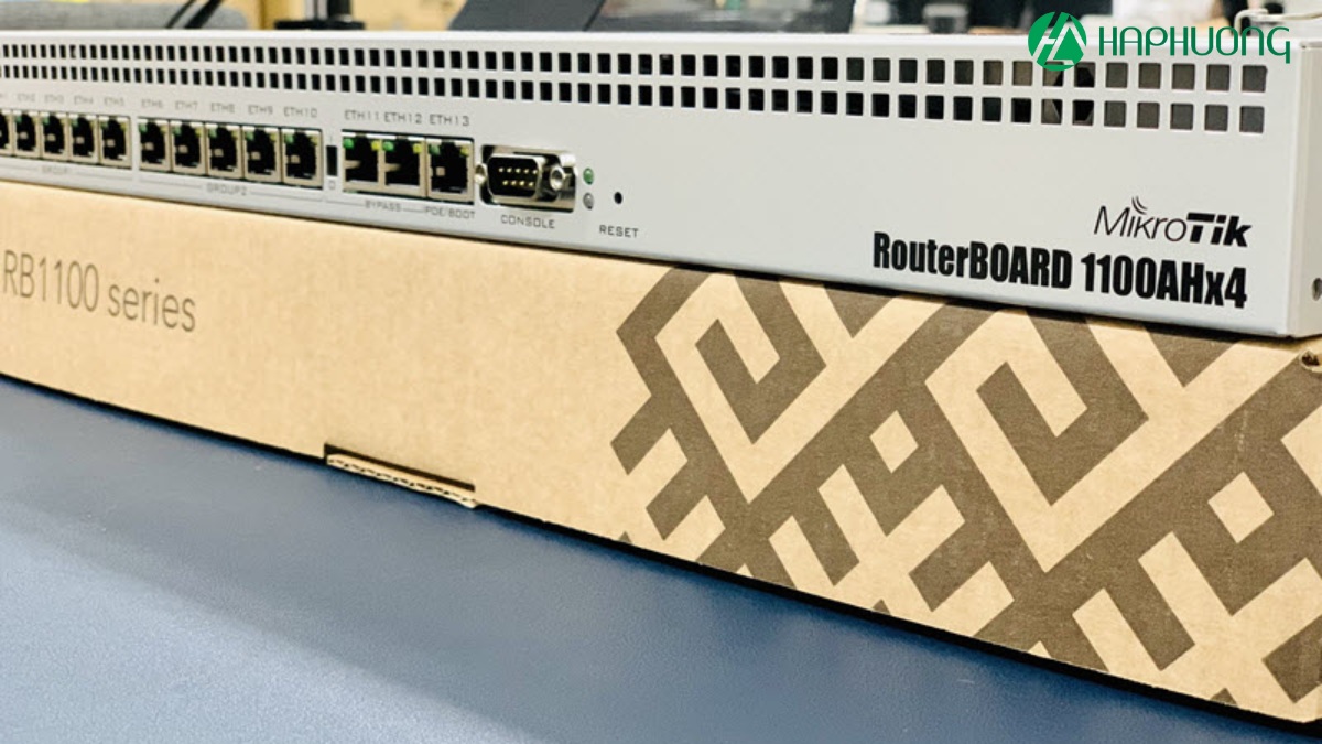 Router MikroTik RB1100AHx4 (RB1100x4) là một thiết bị mạng mạnh mẽ