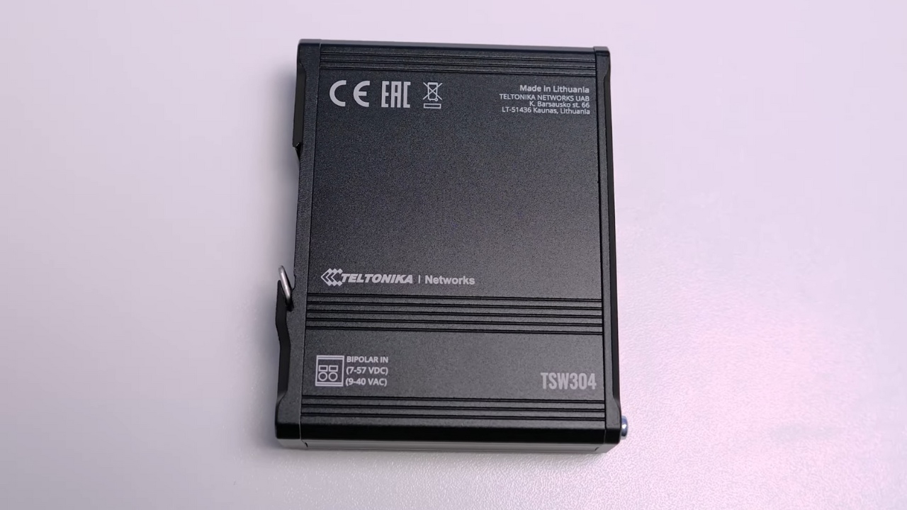 Hình ảnh mặt trước thiết bị Switch Teltonika TSW304
