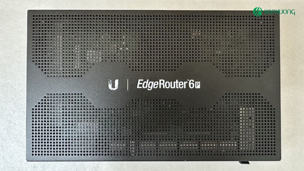 Mặt trên của thiết bị Ubiquiti Edge Router 6P
